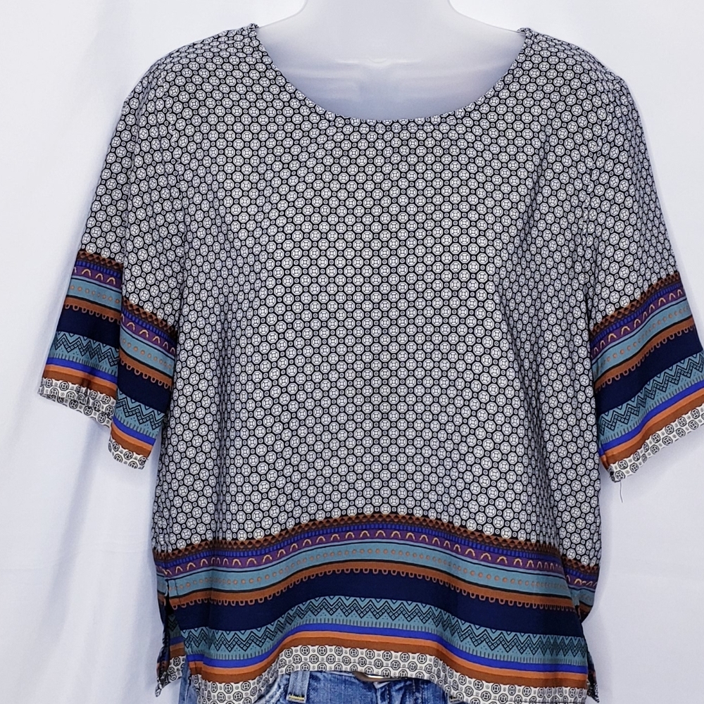 ❤️Forever 21 geometric pattern top 🤍SMALL